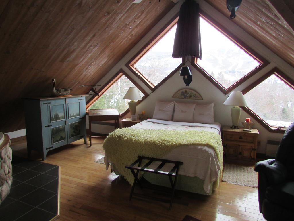 Auberge Le Refuge Hotel Mont-Tremblant Room photo