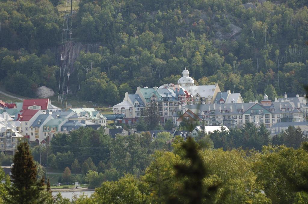 Auberge Le Refuge Hotel Mont-Tremblant Exterior photo